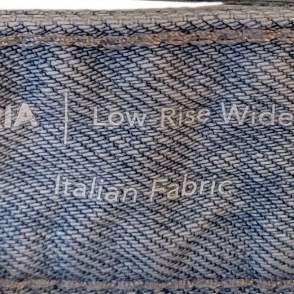 AG ADRIA 
SIZE 27
Sunwashed 100% cotton
Excellent used condition - Picture 5 of 5